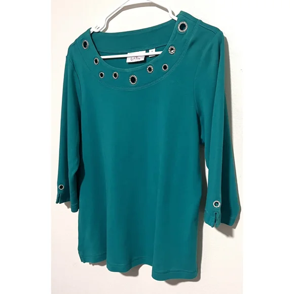 Quacker Factory Top Women’s Medium Green Silver Rhinestone Accents 3/4 Sleeve - Picture 4 of 4